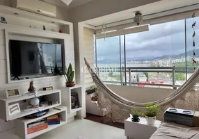 Foto 1 de Apartamento com 2 Quartos à venda, 69m² em Estreito, Florianópolis