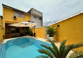 Foto 1 de Casa de Condomínio com 3 Quartos à venda, 150m² em Campo Grande, Rio de Janeiro
