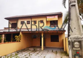 Foto 1 de Sobrado com 3 Quartos à venda, 180m² em Balneário Ipacaraí, Matinhos