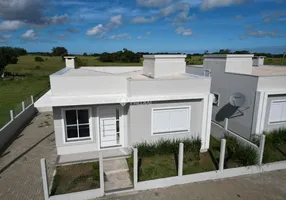 Foto 1 de Casa com 2 Quartos à venda, 74m² em Palmital, Osório