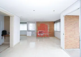 Foto 1 de Apartamento com 5 Quartos para venda ou aluguel, 226m² em Moema, São Paulo