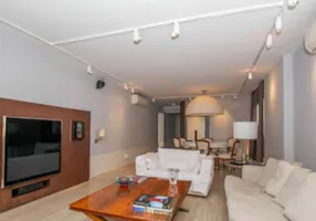 Foto 1 de Apartamento com 2 Quartos à venda, 147m² em Cerqueira César, São Paulo