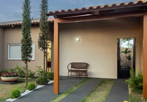 Foto 1 de Casa com 2 Quartos à venda, 56m² em Parque Maracanã, Goiânia