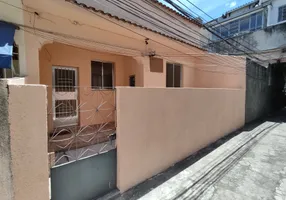 Foto 1 de Casa com 2 Quartos para alugar, 50m² em Ramos, Rio de Janeiro