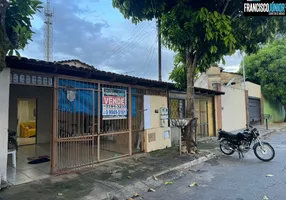 Foto 1 de Casa com 4 Quartos à venda, 296m² em Setor Coimbra, Goiânia