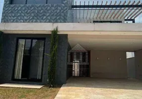 Foto 1 de Sobrado com 4 Quartos à venda, 300m² em Parque Terceiro Lago, São Paulo