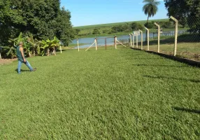 Foto 1 de Fazenda/Sítio com 3 Quartos à venda, 180m² em Centro, Adolfo