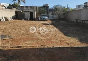 Foto 1 de Lote/Terreno à venda, 398m² em Saraiva, Uberlândia