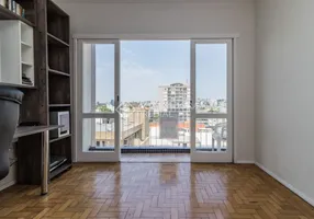 Foto 1 de Apartamento com 3 Quartos à venda, 91m² em Navegantes, Porto Alegre