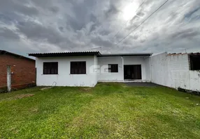 Foto 1 de Casa com 4 Quartos para alugar, 50m² em Centro, Cidreira