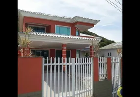 Foto 1 de Casa de Condomínio com 4 Quartos à venda, 328m² em Itacuruça, Mangaratiba