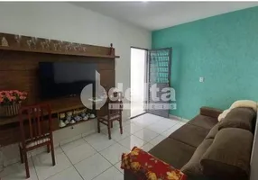 Foto 1 de Casa com 3 Quartos à venda, 130m² em Planalto, Uberlândia