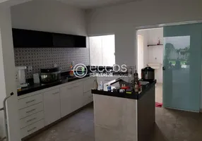 Foto 1 de Casa com 3 Quartos para alugar, 185m² em Aclimacao, Uberlândia