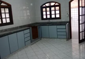 Foto 1 de Sobrado com 3 Quartos para alugar, 250000m² em Demarchi, São Bernardo do Campo