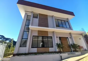 Foto 1 de Casa com 4 Quartos à venda, 148m² em Varzea, Teresópolis