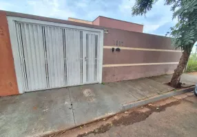 Foto 1 de Casa com 2 Quartos para alugar, 180m² em Jardim Serra Azul, Araraquara