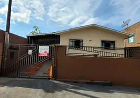 Foto 1 de Casa com 3 Quartos à venda, 150m² em Centro, Apucarana