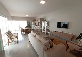 Foto 1 de Casa com 2 Quartos à venda, 127m² em Aclimacao, Uberlândia