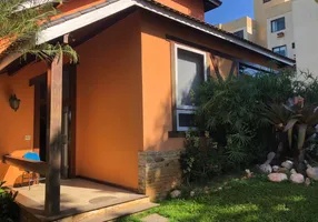 Foto 1 de Casa com 4 Quartos à venda, 314m² em Cancela Preta, Macaé