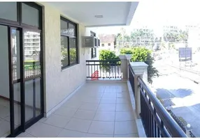 Foto 1 de Apartamento com 4 Quartos à venda, 138m² em Piratininga, Niterói
