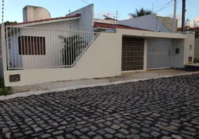 Foto 1 de Casa com 4 Quartos para alugar, 220m² em Ponta Negra, Natal