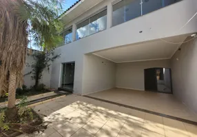 Foto 1 de Casa com 7 Quartos para alugar, 385m² em Presidente Roosevelt, Uberlândia
