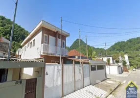 Foto 1 de Casa com 2 Quartos à venda, 100m² em Japuí, São Vicente