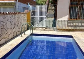 Foto 1 de Casa com 4 Quartos à venda, 215m² em Castelanea, Petrópolis