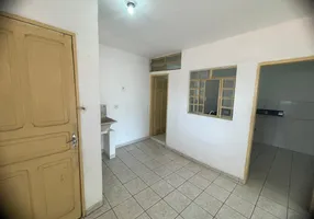 Foto 1 de Casa com 2 Quartos para alugar, 60m² em Jardim Vila Formosa, São Paulo