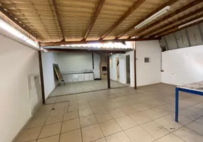 Foto 1 de Casa com 3 Quartos para alugar, 255m² em Castelo, Belo Horizonte
