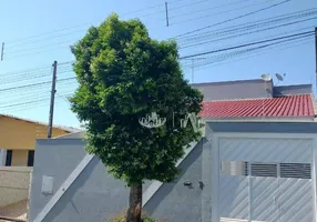 Foto 1 de Casa com 3 Quartos para venda ou aluguel, 174m² em Conjunto Habitacional Alexandre Urbanas, Londrina