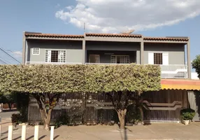 Foto 1 de Casa com 3 Quartos à venda, 180m² em Vila Operária, Rondonópolis