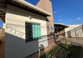Foto 1 de Casa com 3 Quartos para alugar, 100m² em Santa Lucia, Betim