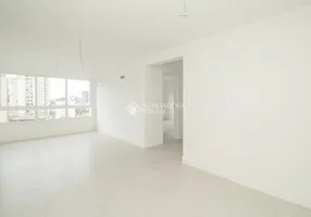 Foto 1 de Apartamento com 2 Quartos para alugar, 74m² em Passo da Areia, Porto Alegre