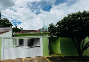 Foto 1 de Casa com 3 Quartos à venda, 204m² em Jardim Chico Piscina, Mococa