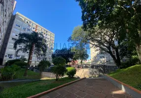 Foto 1 de Apartamento com 2 Quartos para alugar, 48m² em Santo Antônio, Porto Alegre
