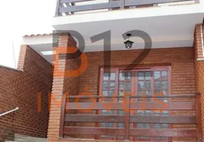 Foto 1 de Sobrado com 3 Quartos para alugar, 300m² em Vila Irmãos Arnoni, São Paulo