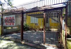 Foto 1 de Casa com 4 Quartos à venda, 120m² em Santo Antônio, Porto Alegre