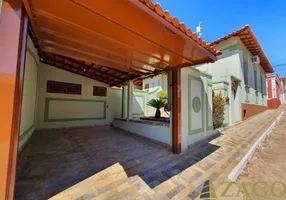 Foto 1 de Casa com 3 Quartos à venda, 232m² em Centro, Cássia