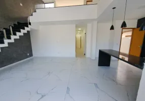 Foto 1 de Casa de Condomínio com 5 Quartos à venda, 210m² em Vargem Pequena, Rio de Janeiro