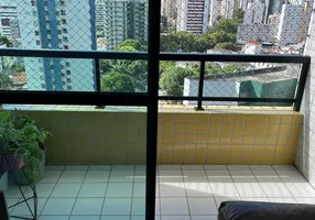 Foto 1 de Apartamento com 3 Quartos à venda, 80m² em Aflitos, Recife