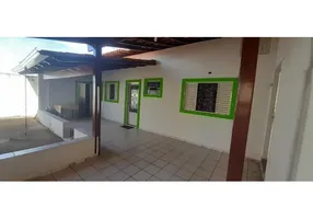 Foto 1 de Sobrado com 4 Quartos à venda, 226m² em Carajas, Uberlândia