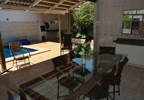 Foto 1 de Casa com 4 Quartos à venda, 300m² em Vila Urupês, Suzano