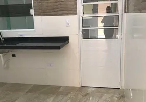 Foto 1 de Casa de Condomínio com 2 Quartos à venda, 54m² em Vila Guilhermina, Praia Grande