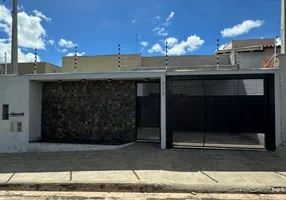 Foto 1 de Casa com 3 Quartos à venda, 180m² em , Guapiaçu
