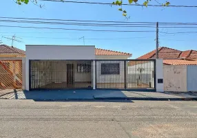 Foto 1 de Casa com 3 Quartos para venda ou aluguel, 148m² em Jardim do Carmo, Araraquara