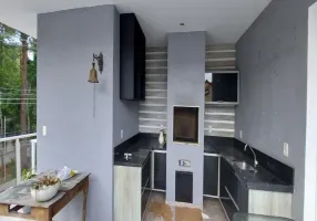 Foto 1 de Casa de Condomínio com 3 Quartos para venda ou aluguel, 240m² em Parque Residencial Itapeti, Mogi das Cruzes