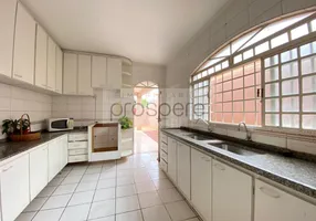 Foto 1 de Casa com 3 Quartos à venda, 252m² em Parque Residencial São Lucas, Presidente Prudente