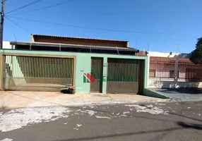 Foto 1 de Sobrado com 4 Quartos para alugar, 250m² em Jardim Honda 2, Londrina