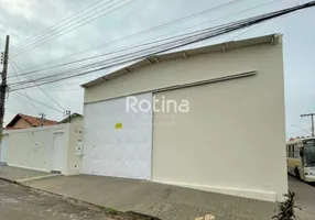 Foto 1 de Galpão/Depósito/Armazém para alugar, 230m² em Custódio Pereira, Uberlândia